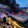 Torino, incendio in stabilimento a Pianezza: pericolo nube tossica