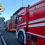 Incendio in una baracca a Ghevio: intervento dei Vigili del Fuoco all’alba
