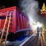 Camion prende fuoco sulla A26