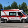 Grave incidente a Casalino: 19enne investita da un’auto