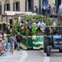 Festa dell’Uva, la sfilata dei carri attraversa Borgomanero