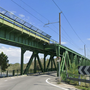 Ponte sul Ticino chiuso per una settimana: pedaggio gratuito sull'A26 e battello per attraversare il fiume