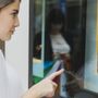 Vetrine a LED professionali: guida completa per agenzie viaggi e immobiliari