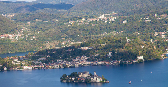 Orta San Giulio, torna la magia del Natale con “L’Isola di Babbo Natale”