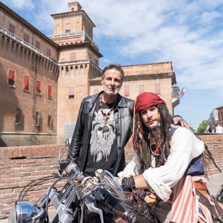 Da Novara parte la Harley Davidson “pirata” destinata a Johnny Depp: il progetto dell’artista Mauro Merlino