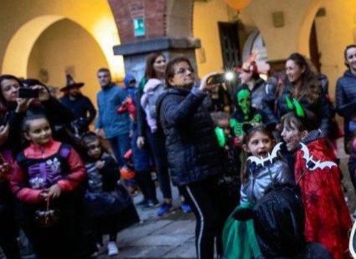 'Mostro raduno di Halloween' a Novara