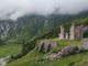 Prati verde smeraldo e rovine arroccate, non serve andare in Irlanda! Prati verde smeraldo e rovine arroccate, non serve andare in Irlanda!