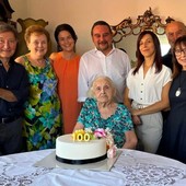 Novara in festa per i 100 anni di Ernestina Nebbia: gli auguri del sindaco Canelli