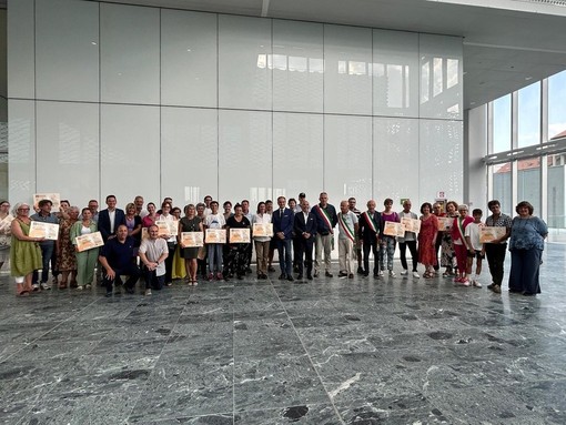 In Piemonte nascono 107 botteghe dei servizi, i negozi diventano un presidio a 360° sul territorio: “Teniamo vivi i piccoli Comuni”. VIDEO In Piemonte nascono 107 botteghe dei servizi, i negozi diventano un presidio a 360° sul territorio: “Teniamo vivi i piccoli Comuni”. VIDEO