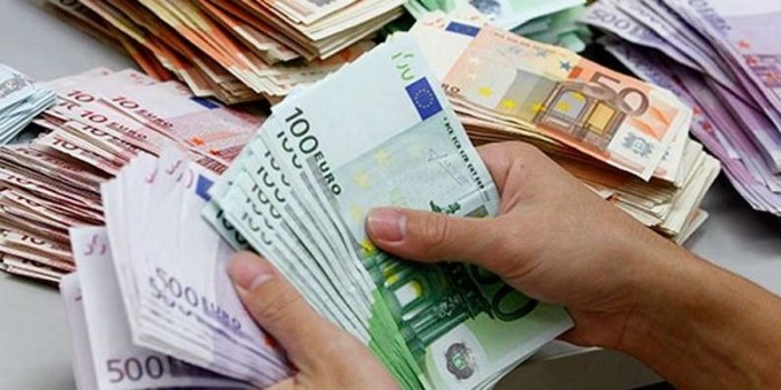 Circa 47 milioni di euro inviati in patria dagli immigrati dal Novarese