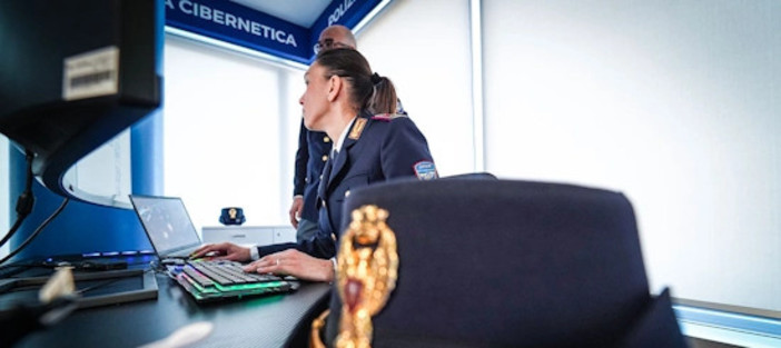 Alberghi e alloggi per l'estate: polizia e Airbnb insieme per prevenire le truffe
