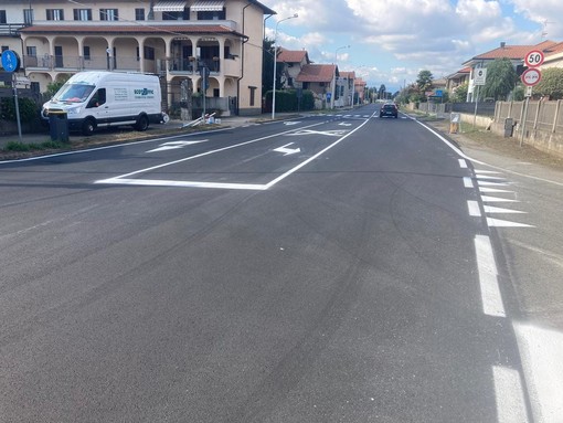 Nuova segnaletica stradale in Via Magistrini a Momo