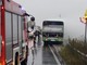 Brucia un bus tra Novara e Trecate, intervengono i Vigili del Fuoco