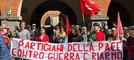 25 aprile a Novara: contestazioni contro il consigliere provinciale di FdI Mauro Gigantino FOTO