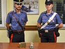 In auto oltre un chilo di hashish, tenta di investire un Carabiniere per scappare