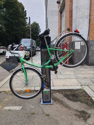 Nuova stazione di riparazione e gonfiaggio per biciclette a Largo Costituente