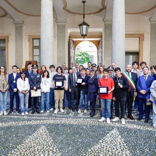 Intelligenza artificiale ed etica sociale: consegnate le borse di studio del Nastro Azzurro in Prefettura