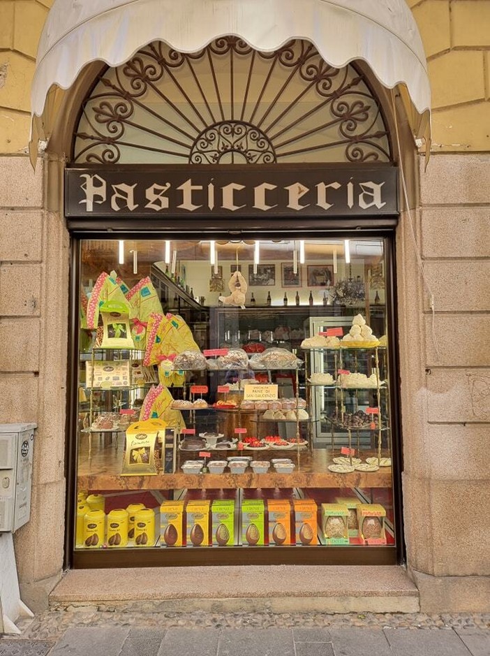 Chiude la storica pasticceria Gramigni: Novara saluta un’icona del centro