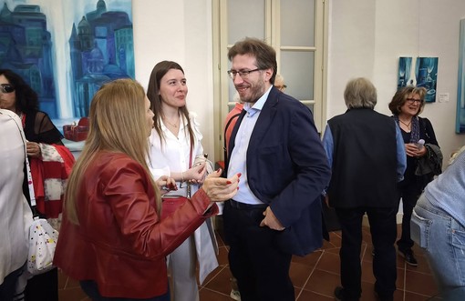 “Dove il tempo si fa evocare”: arte contemporanea e dialogo culturale negli spazi di Azimut Novara