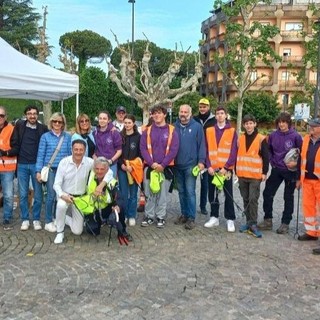 Ad Arona la giornata ecologica è un successo di partecipazione e impegno civico