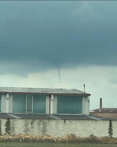 Funnel avvistato nel cielo tra Vespolate e Trecate