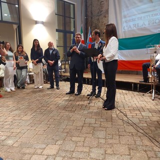 Invorio celebra la Festa della Repubblica con i neodiciottenni
