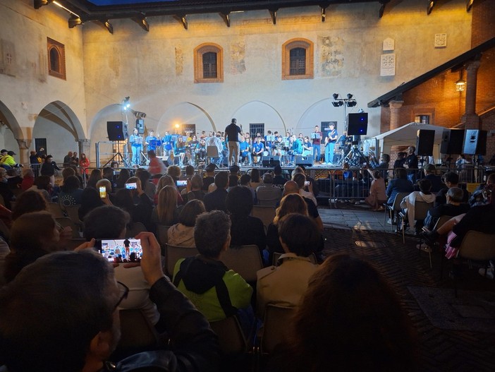 Novara, sigle di cartoon e manga al “Faraggiana” con l’Orchestra Sbullonati per l’inclusione