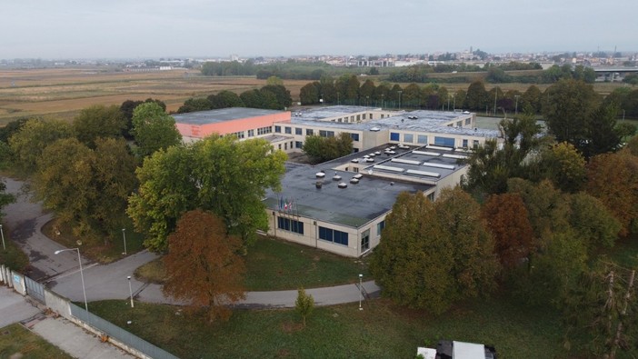 Edilizia scolastica, approvate le progettazioni definitive per gli istituti Pascal e Bonfantini: investimenti per oltre 7 milioni