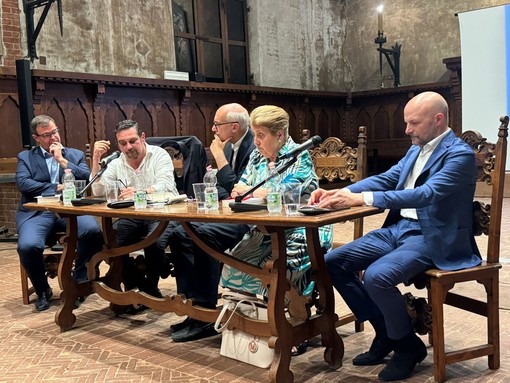 “365 parole per riconoscersi umani”: al Broletto di Novara il Vocabolario della Fraternità diventa occasione di dialogo