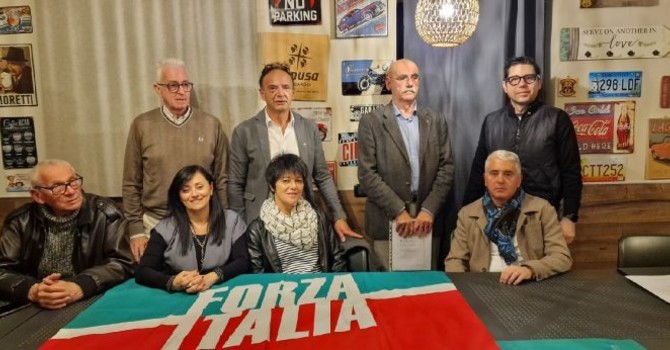 Forza Italia Galliate presenta il nuovo direttivo comunale Forza Italia Galliate presenta il nuovo direttivo comunale