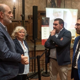 Giovanni Grasso presenta a Novara “L’amore non lo vede nessuno”