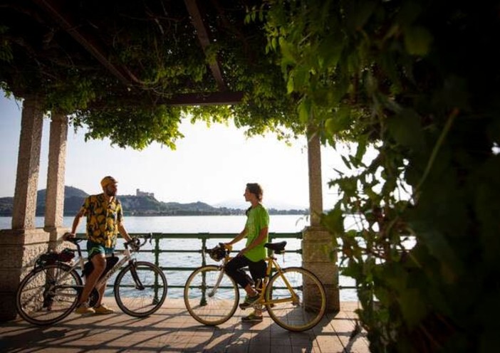 Arona, esplode la febbre della bici elettrica: boom di richieste con l’incentivo al 65%