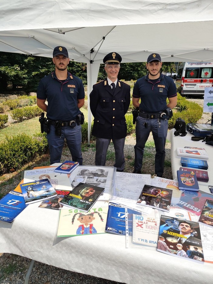 La Polizia di Stato incontra famiglie e giovani a “Il Fumetto in Via” a Trecate