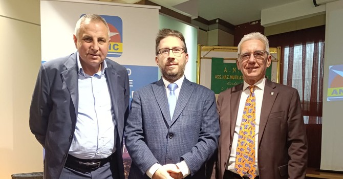 La Provincia al Congresso Anmic: “Guardare avanti, costruire insieme” La Provincia al Congresso Anmic: “Guardare avanti, costruire insieme”