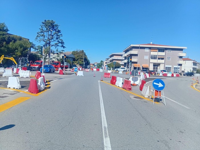 Cerano, in funzione la nuova rotatoria temporanea