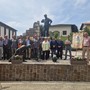 Fosseno celebra i 50 anni del Monumento al Muratore