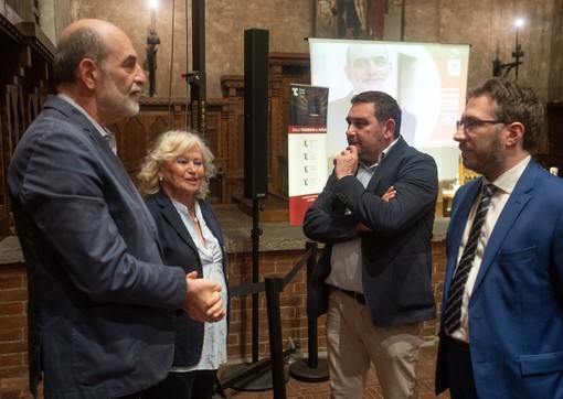 Giovanni Grasso presenta a Novara “L’amore non lo vede nessuno”