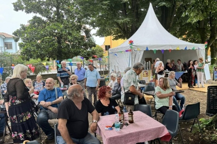 Estate Insieme: musica, balli e socialità per gli anziani grazie al bando del Comune fino a 40.000 euro