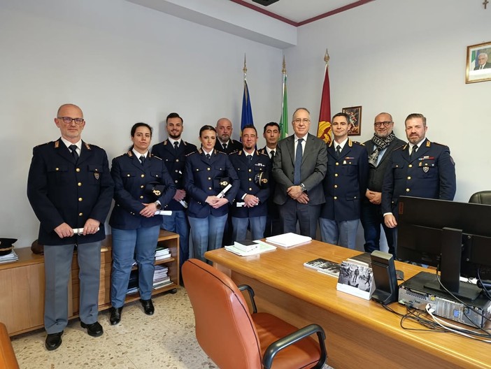 Premi e onorificenze per gli agenti di Novara: il Questore li incontra