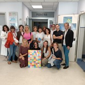 Liceo Galileo Galilei di Gozzano: cento libri donati ai piccoli pazienti dell’ospedale di Borgomanero