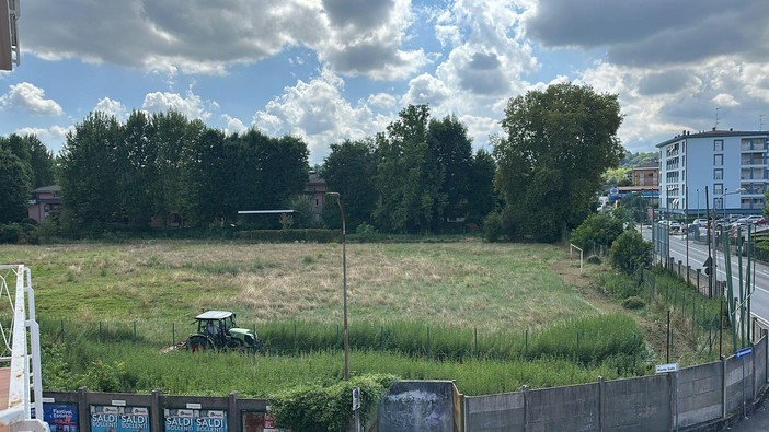 Il campo di via Monte Zeda torna al Comune: al via i lavori per il nuovo parcheggio temporaneo