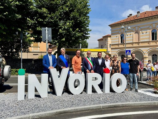 Invorio, inaugurata la nuova Piazza Vittorio Veneto