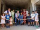 A Borgolavezzaro l’arte contemporanea incontra la memoria rurale: inaugurata l’opera di Bibi Manavi per “Una Boccata d’Arte”