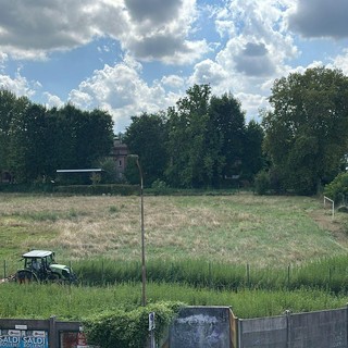 Il campo di via Monte Zeda torna al Comune: al via i lavori per il nuovo parcheggio temporaneo