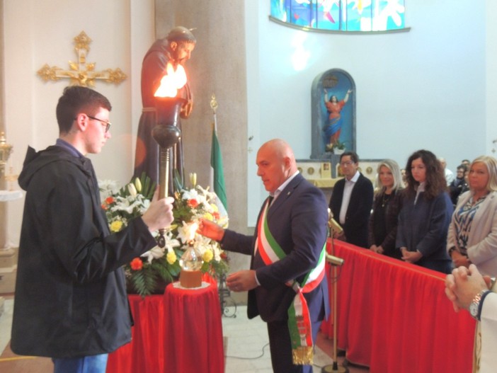A Vergano accesa la lampada votiva per San Francesco, patrono della frazione A Vergano accesa la lampada votiva per San Francesco, patrono della frazione