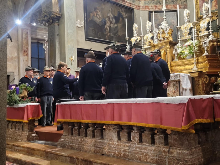“Eco di Natale dal Cusio”: il concerto corale incanta la Chiesa di Orta San Giulio “Eco di Natale dal Cusio”: il concerto corale incanta la Chiesa di Orta San Giulio