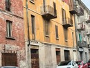 Novara, due edifici abbandonati in corso Milano e via Da Vinci: il Comune interviene con fondi ministeriali
