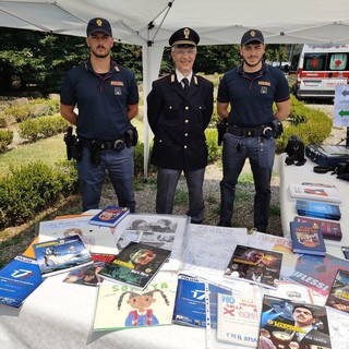La Polizia di Stato incontra famiglie e giovani a “Il Fumetto in Via” a Trecate