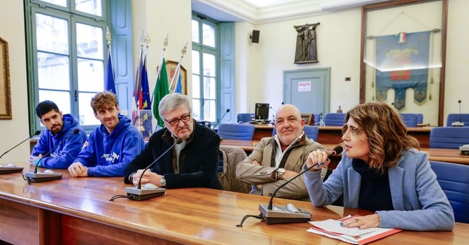 Sport, comunità e giovani: la Provincia al fianco di Azzurra Hockey Novara Sport, comunità e giovani: la Provincia al fianco di Azzurra Hockey Novara