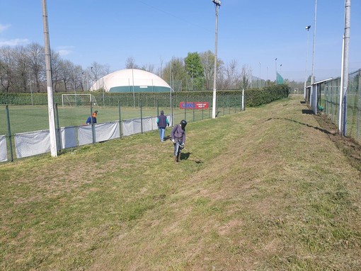 Manutenzione primaverile al campo sportivo di Momo